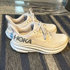 Hoka Clifton 9 running shoes